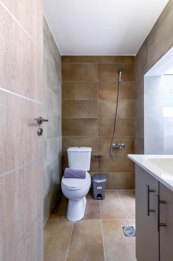 Renovated 2Bd House Close To Pireus Port Exterior photo